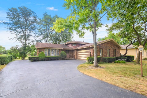 Tiny photo for 8540 Candlelight Drive E, Willow Springs, IL 60480 (MLS # 12756005)