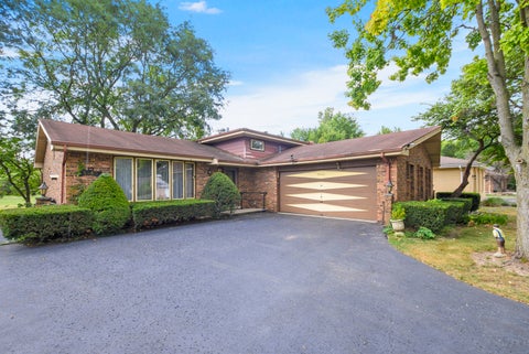 Tiny photo for 8540 Candlelight Drive E, Willow Springs, IL 60480 (MLS # 12756005)