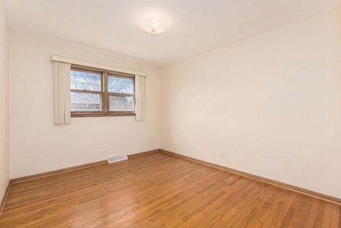 Tiny photo for 8516 N Ozanam Avenue, Niles, IL 60714 (MLS # 12583926)