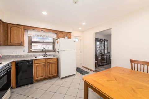 Tiny photo for 8516 N Ozanam Avenue, Niles, IL 60714 (MLS # 12583926)