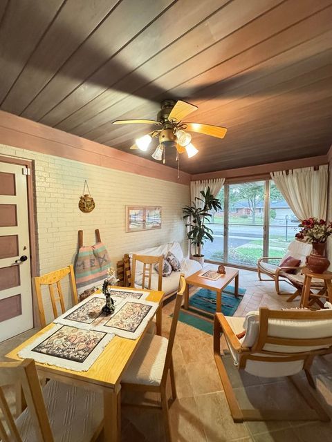 Tiny photo for 901 Brookline Lane, Park Ridge, IL 60068 (MLS # 12623705)