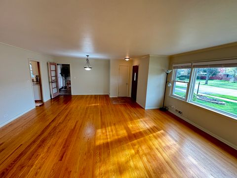 Tiny photo for 901 Brookline Lane, Park Ridge, IL 60068 (MLS # 12623705)
