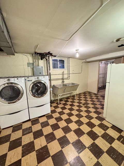 Tiny photo for 901 Brookline Lane, Park Ridge, IL 60068 (MLS # 12623705)