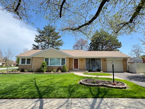 Photo of 901 Brookline Lane, Park Ridge, IL 60068 (MLS # 12623705)
