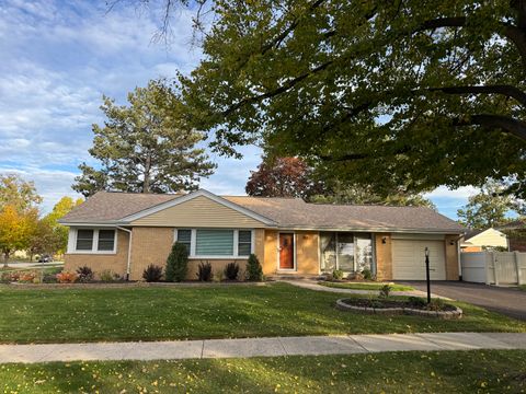 Photo of 901 Brookline Lane, Park Ridge, IL 60068 (MLS # 12623705)