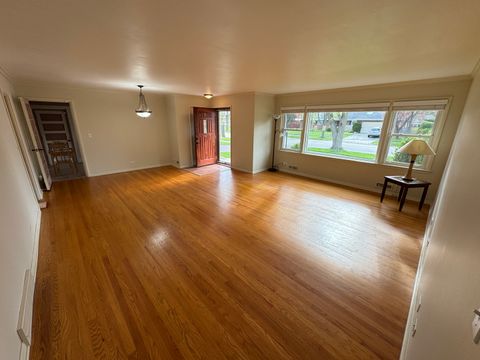 Tiny photo for 901 Brookline Lane, Park Ridge, IL 60068 (MLS # 12623705)