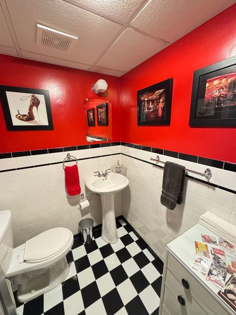 Tiny photo for 901 Brookline Lane, Park Ridge, IL 60068 (MLS # 12623705)