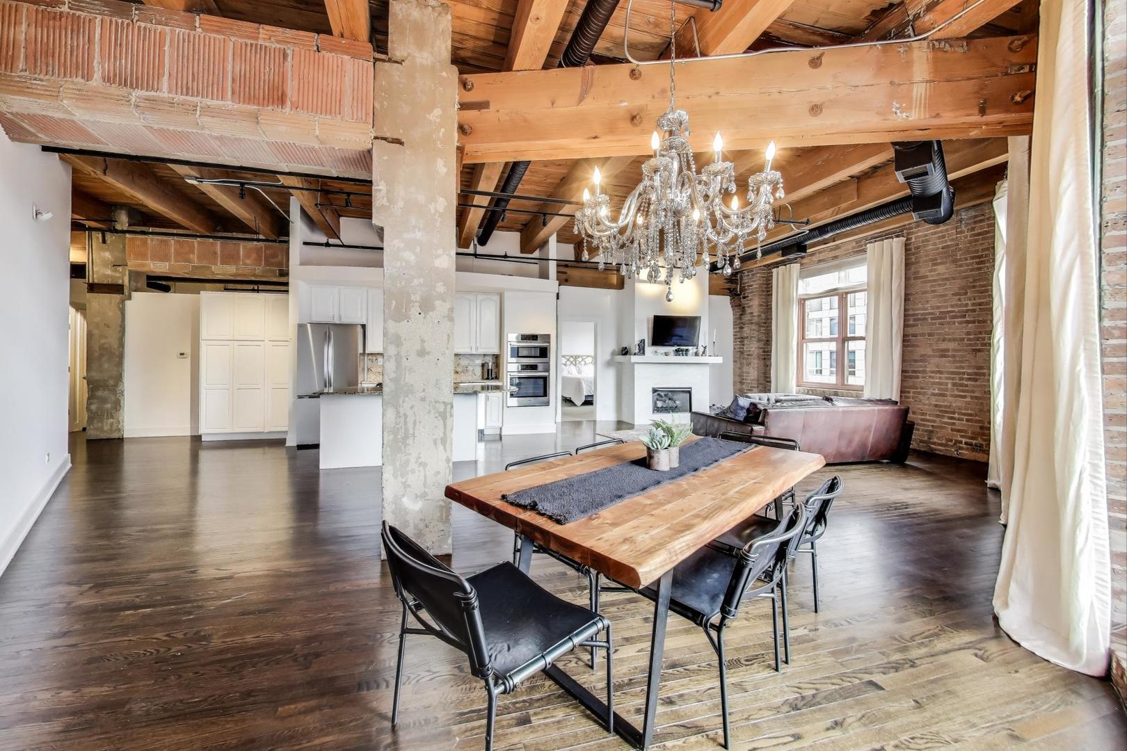 360 W Illinois Street 503