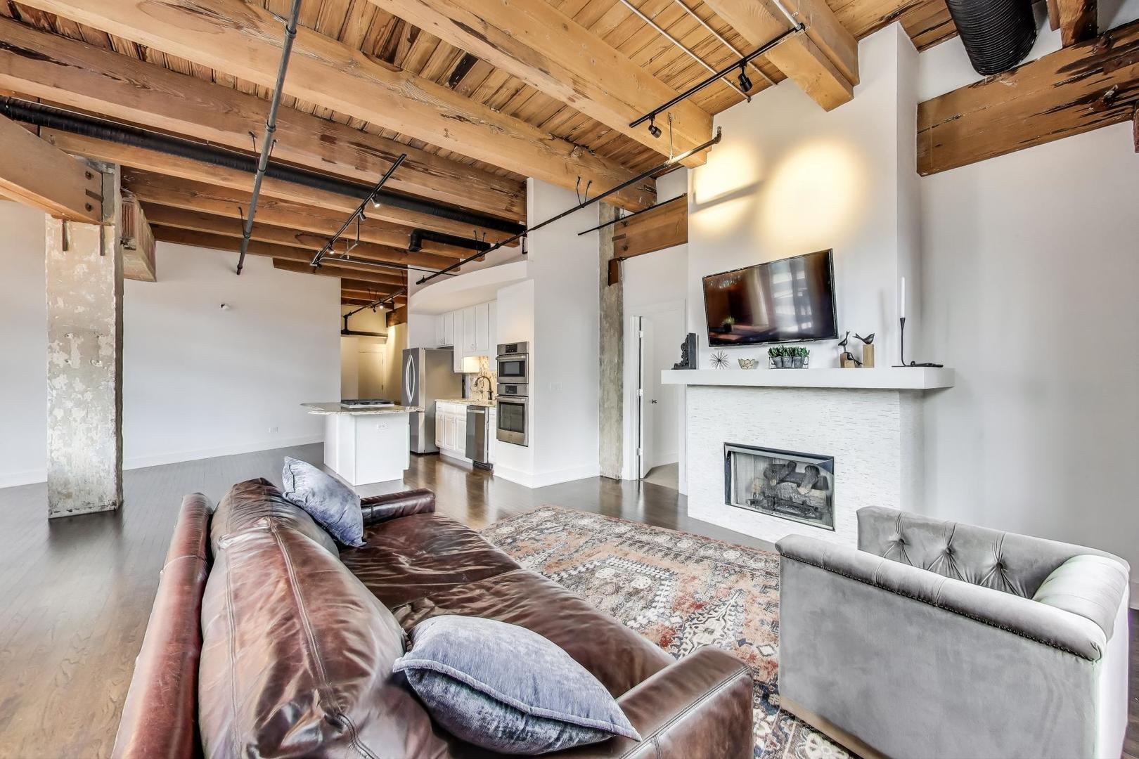 360 W Illinois Street 503