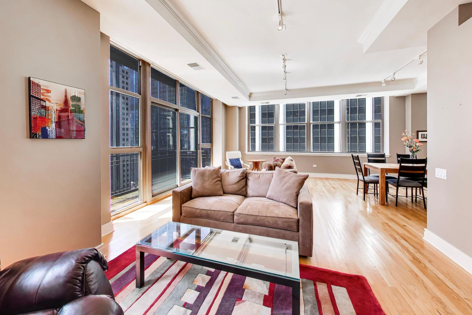212 W Washington Street 1505