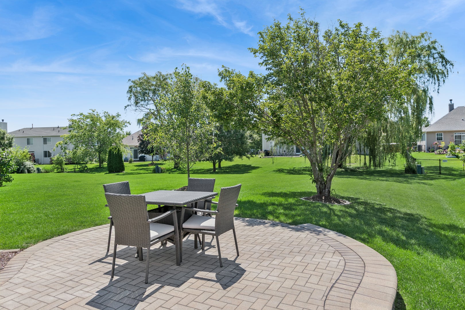 1074 HAMPTON Lane