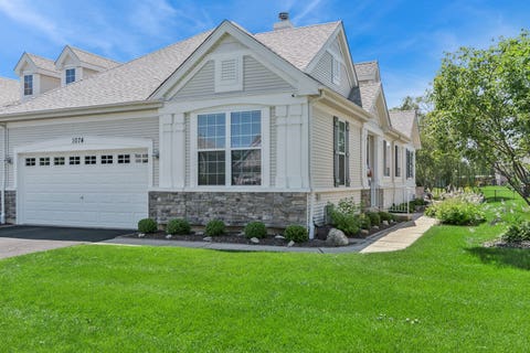 Photo of 1074 HAMPTON Lane, Yorkville, IL 60560 (MLS # 12690142)
