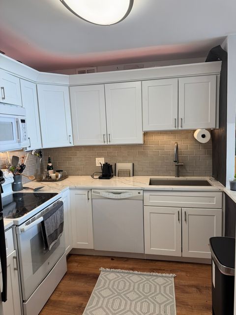 Tiny photo for 5415 N Sheridan Road #2904, Chicago, IL 60640 (MLS # 12612680)