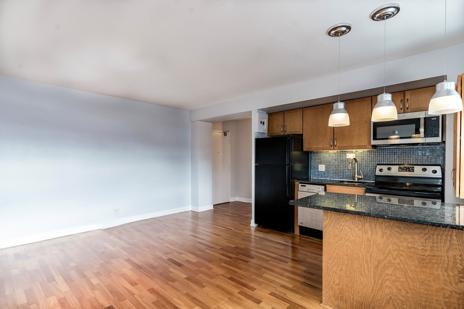 4960 N Marine Drive 616