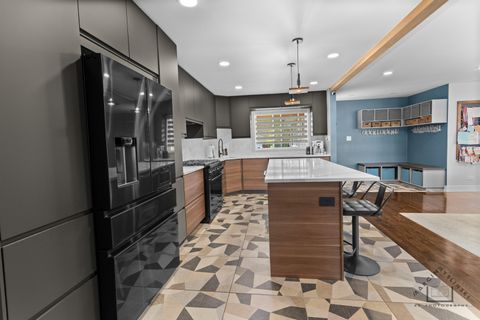 Tiny photo for 575 Olive Street, Hoffman Estates, IL 60169 (MLS # 12633296)