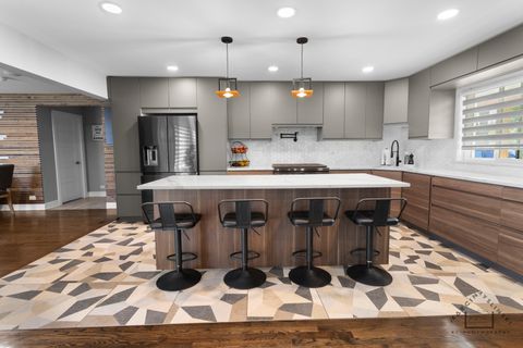 Tiny photo for 575 Olive Street, Hoffman Estates, IL 60169 (MLS # 12633296)