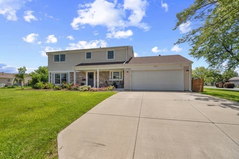 Photo of 407 N Braintree Drive, Schaumburg, IL 60194 (MLS # 12722307)