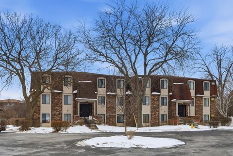Tiny photo for 835 Waterview Circle #2, Vernon Hills, IL 60061 (MLS # 12628135)