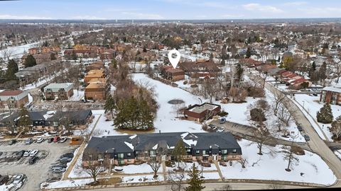 Tiny photo for 835 Waterview Circle #2, Vernon Hills, IL 60061 (MLS # 12628135)