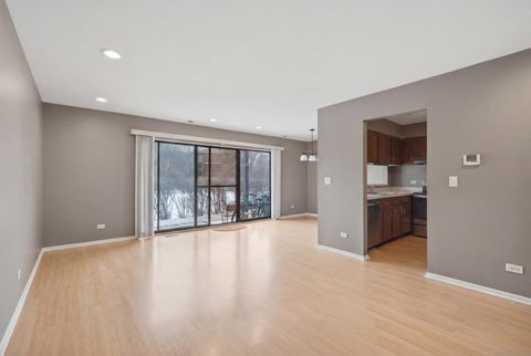 Tiny photo for 835 Waterview Circle #2, Vernon Hills, IL 60061 (MLS # 12628135)