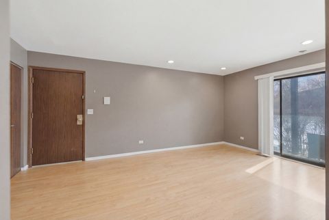 Tiny photo for 835 Waterview Circle #2, Vernon Hills, IL 60061 (MLS # 12628135)