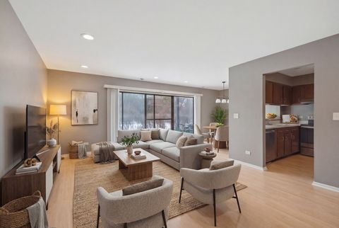 Tiny photo for 835 Waterview Circle #2, Vernon Hills, IL 60061 (MLS # 12628135)
