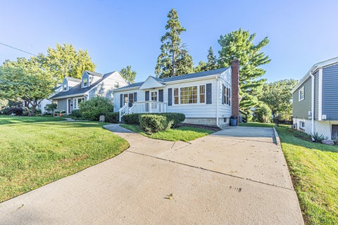 Tiny photo for 311 Elm Street, Glen Ellyn, IL 60137 (MLS # 12797548)