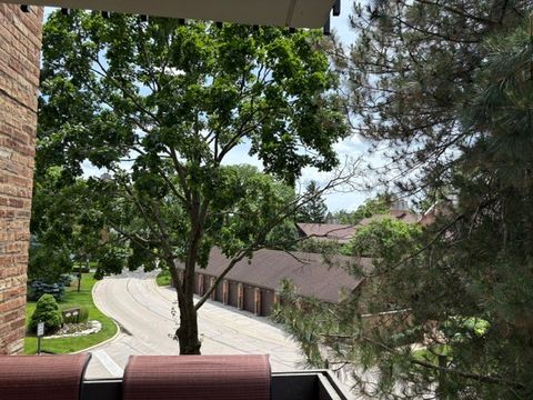 Tiny photo for 1621 Mission Hills Road #N201, Northbrook, IL 60062 (MLS # 12677433)