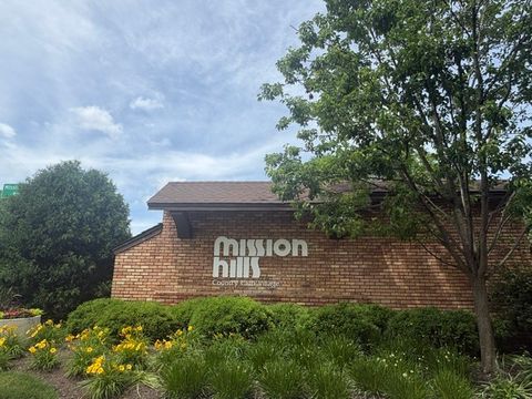Tiny photo for 1621 Mission Hills Road #N201, Northbrook, IL 60062 (MLS # 12677433)