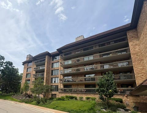 Photo of 1621 Mission Hills Road #N201, Northbrook, IL 60062 (MLS # 12677433)