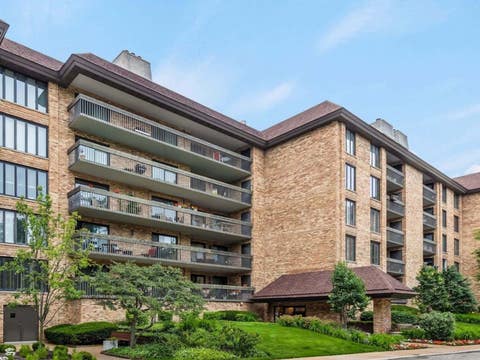 Photo of 1621 Mission Hills Road #N201, Northbrook, IL 60062 (MLS # 12677433)