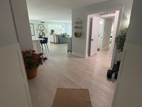 Tiny photo for 1621 Mission Hills Road #N201, Northbrook, IL 60062 (MLS # 12677433)