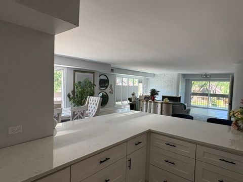 Tiny photo for 1621 Mission Hills Road #N201, Northbrook, IL 60062 (MLS # 12677433)