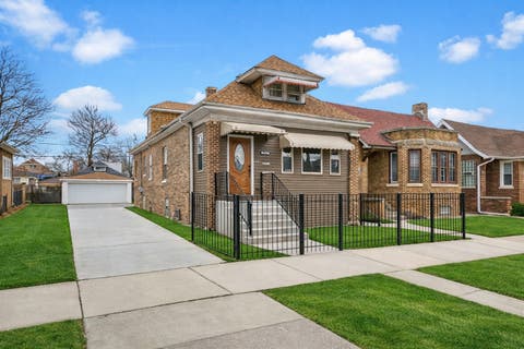 Tiny photo for 7717 S Luella Avenue, Chicago, IL 60649 (MLS # 12723107)
