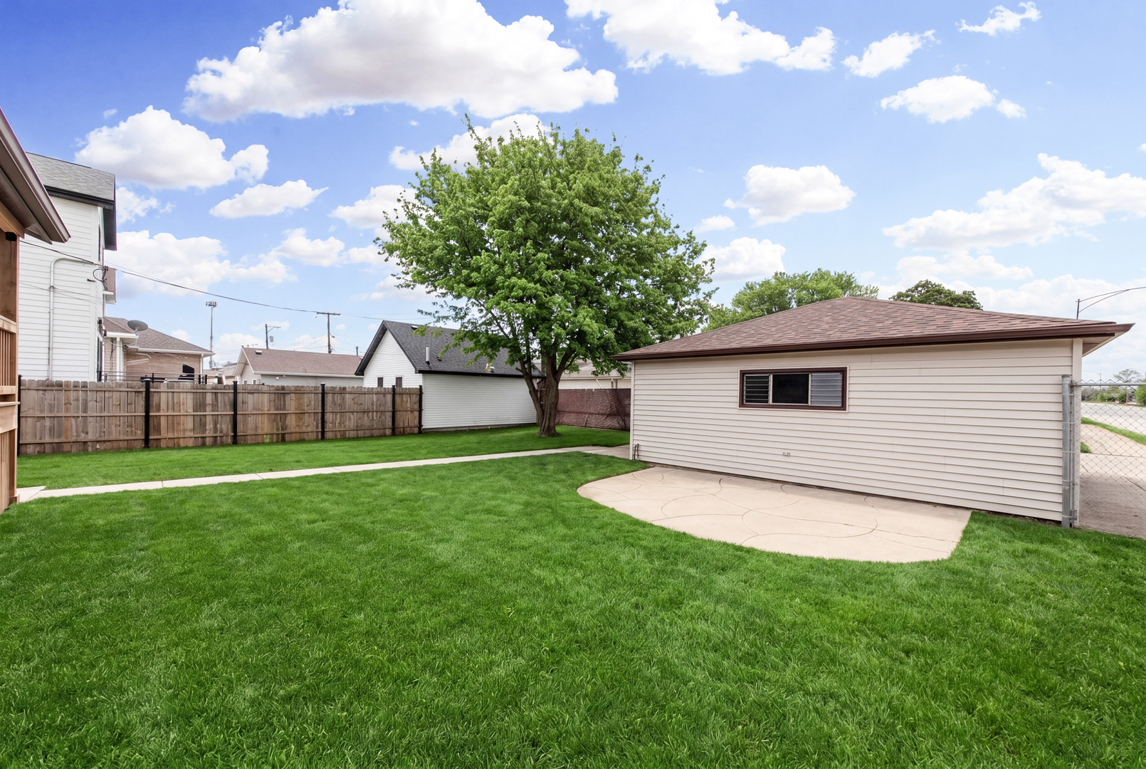 5526 N Nordica Avenue