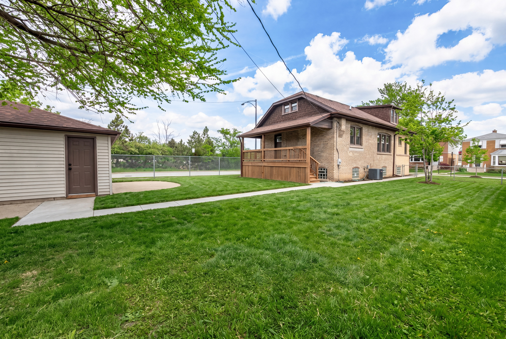 5526 N Nordica Avenue