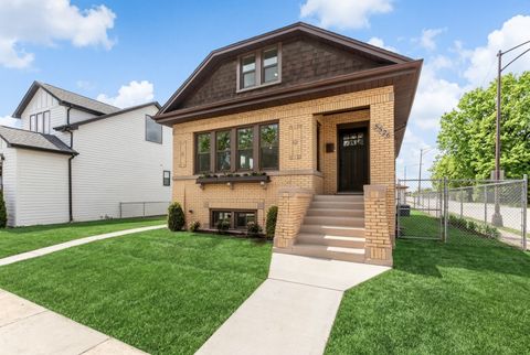 Photo of 5526 N Nordica Avenue, Chicago, IL 60656 (MLS # 12625670)