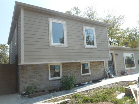 A home in Sauk Village