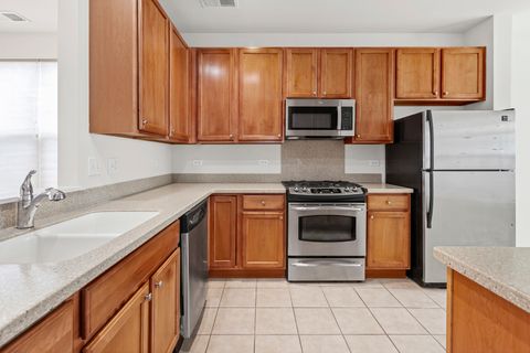 Tiny photo for 3204 Comstock Court, Mundelein, IL 60060 (MLS # 12577120)