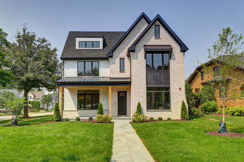 Photo of 300 Meacham Avenue, Park Ridge, IL 60068 (MLS # 12473290)