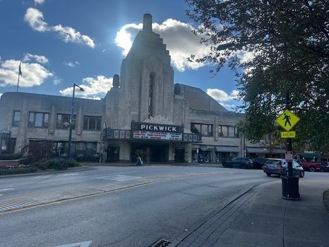 Tiny photo for 300 Meacham Avenue, Park Ridge, IL 60068 (MLS # 12473290)