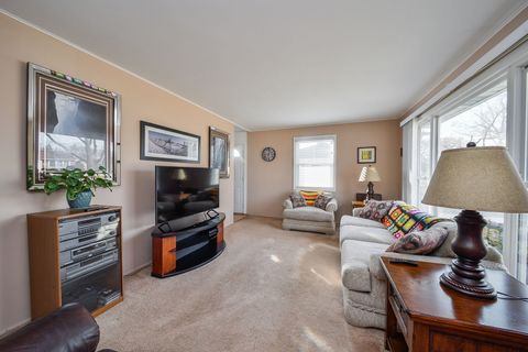 Tiny photo for 2302 Flicker Lane, Rolling Meadows, IL 60008 (MLS # 12582980)