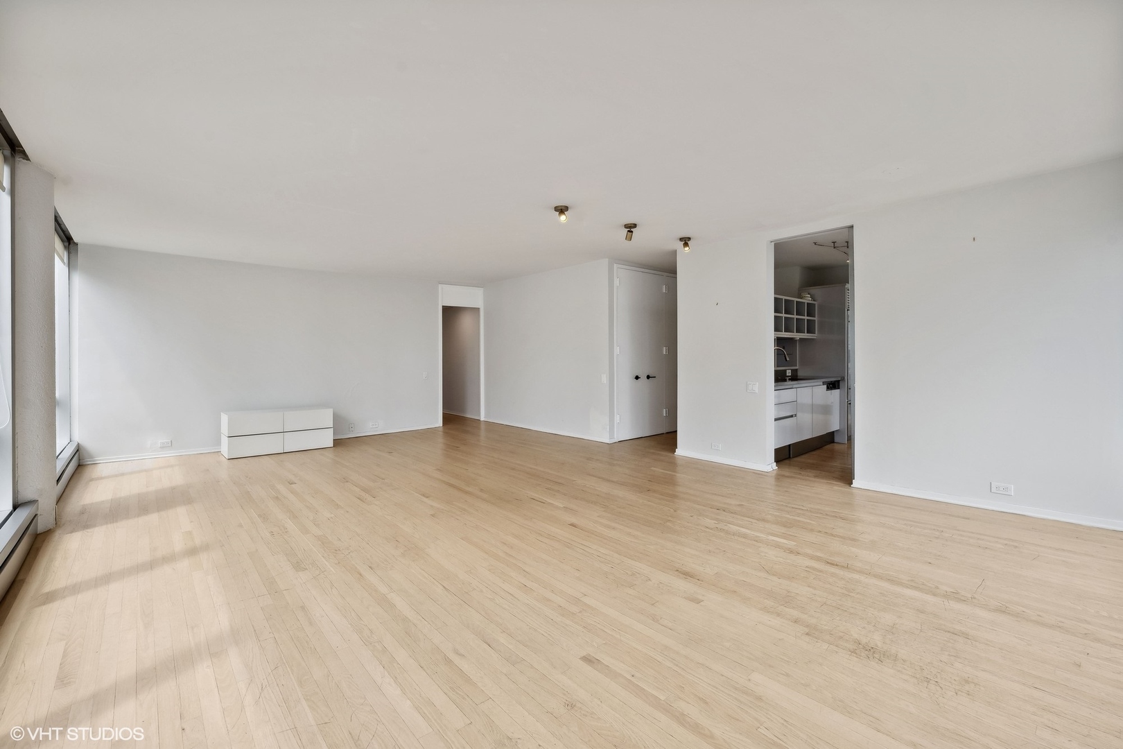 1300 N Astor Street 15AB