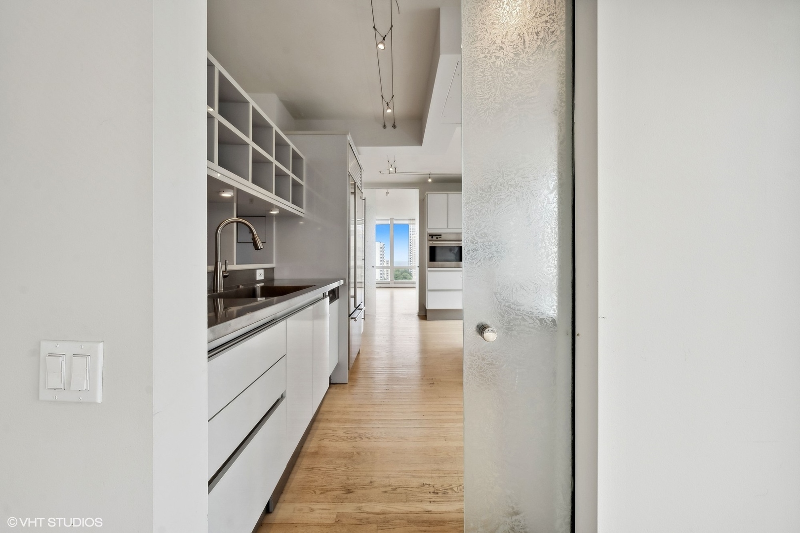 1300 N Astor Street 15AB