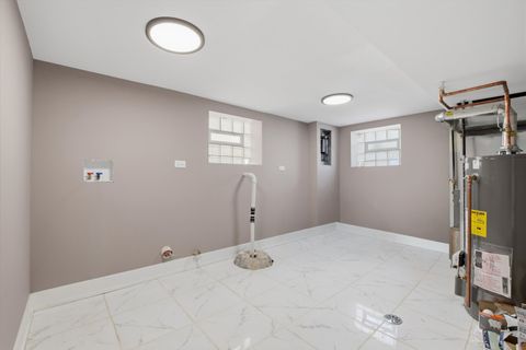 Tiny photo for 8641 S Kingston Avenue, Chicago, IL 60617 (MLS # 12679549)