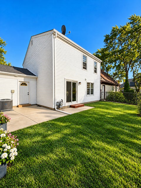 Tiny photo for 3S120 Briarwood Drive, Warrenville, IL 60555 (MLS # 12780395)