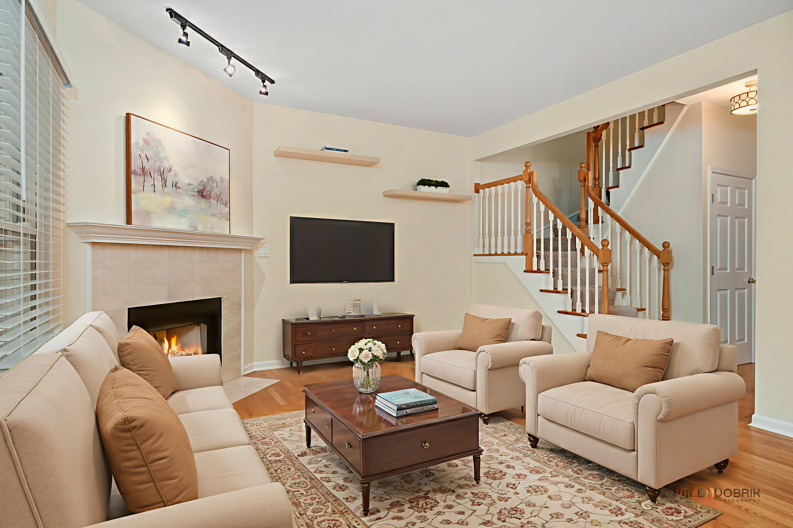 Glenview, Illinois 60025, United States, 3 Bedrooms Bedrooms, ,4 BathroomsBathrooms,Residential,Active,203954