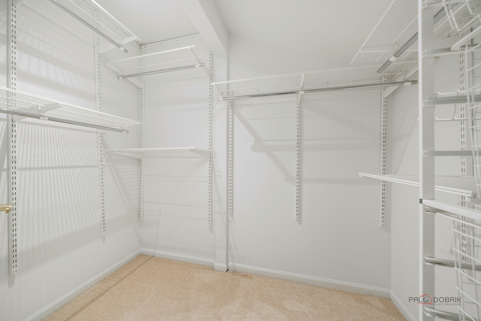 Glenview, Illinois 60025, United States, 3 Bedrooms Bedrooms, ,4 BathroomsBathrooms,Residential,Active,203954