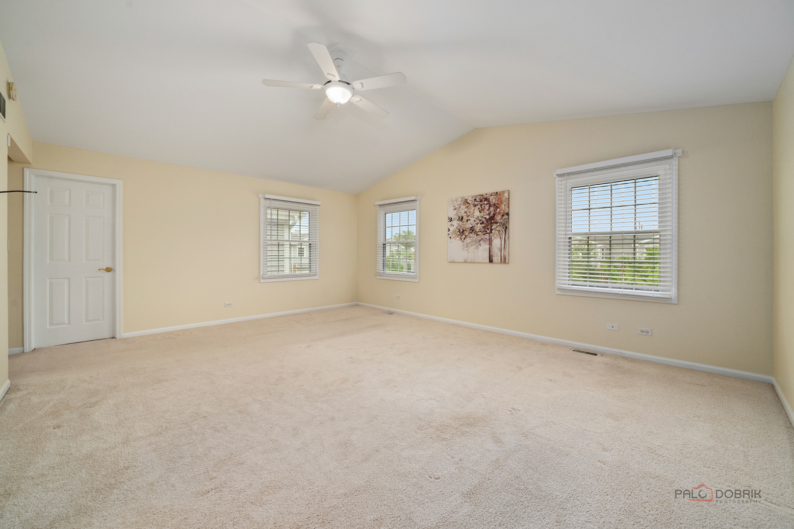 Glenview, Illinois 60025, United States, 3 Bedrooms Bedrooms, ,4 BathroomsBathrooms,Residential,Active,203954