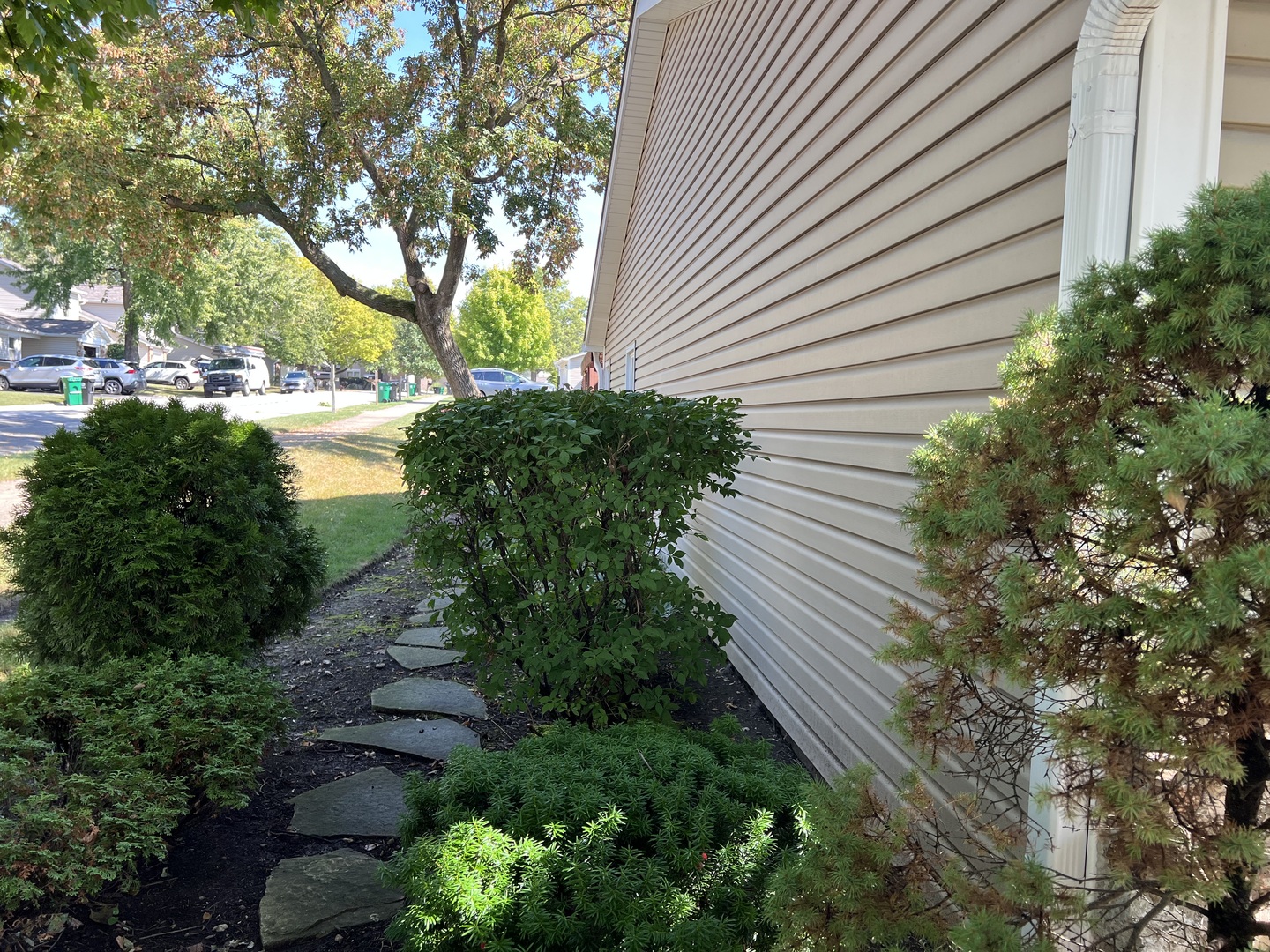 Bloomingdale, Illinois 60108, United States, 3 Bedrooms Bedrooms, ,2 BathroomsBathrooms,Residential,Active,216690